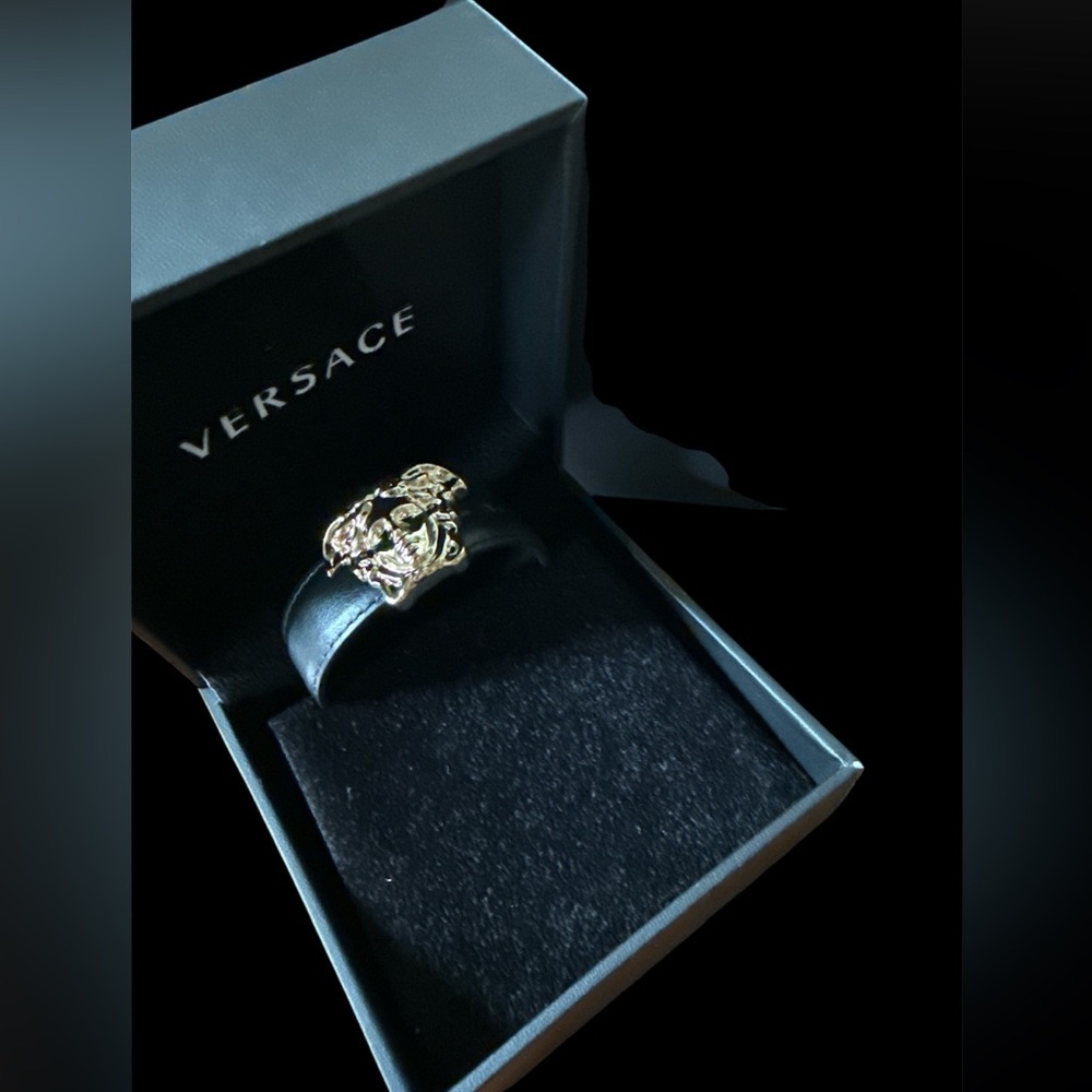 Versace Gold Medusa adjustable leather bracelet! NIB! - Picture 3 of 8